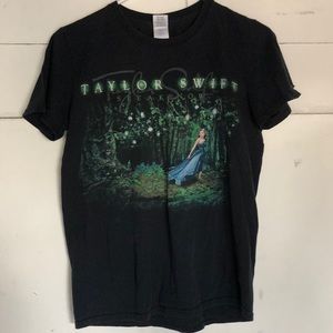 Taylor Swift Speak Now tour shirt
